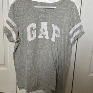 Gap tee
